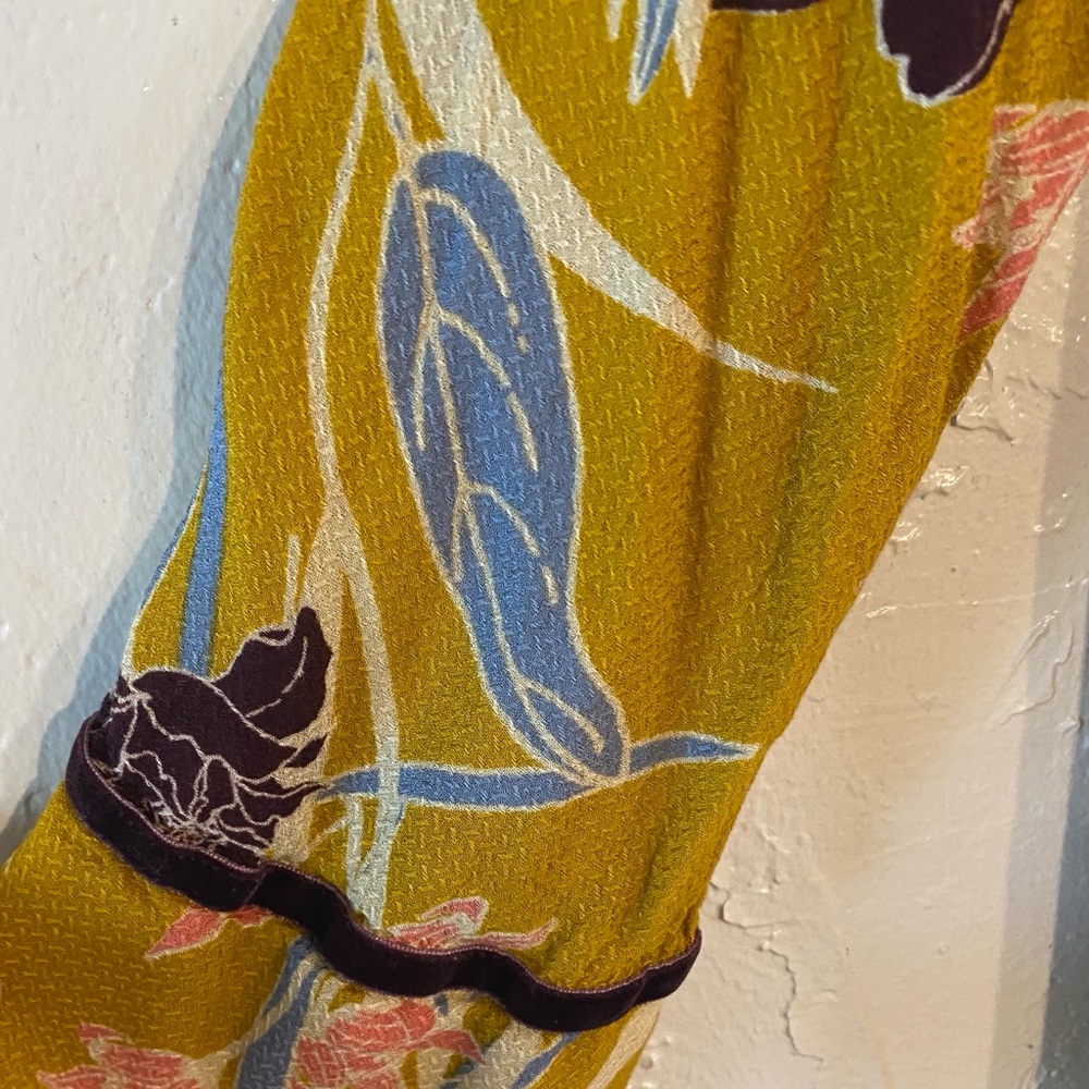 Yellow, flowered duster - Picture 3 of 4